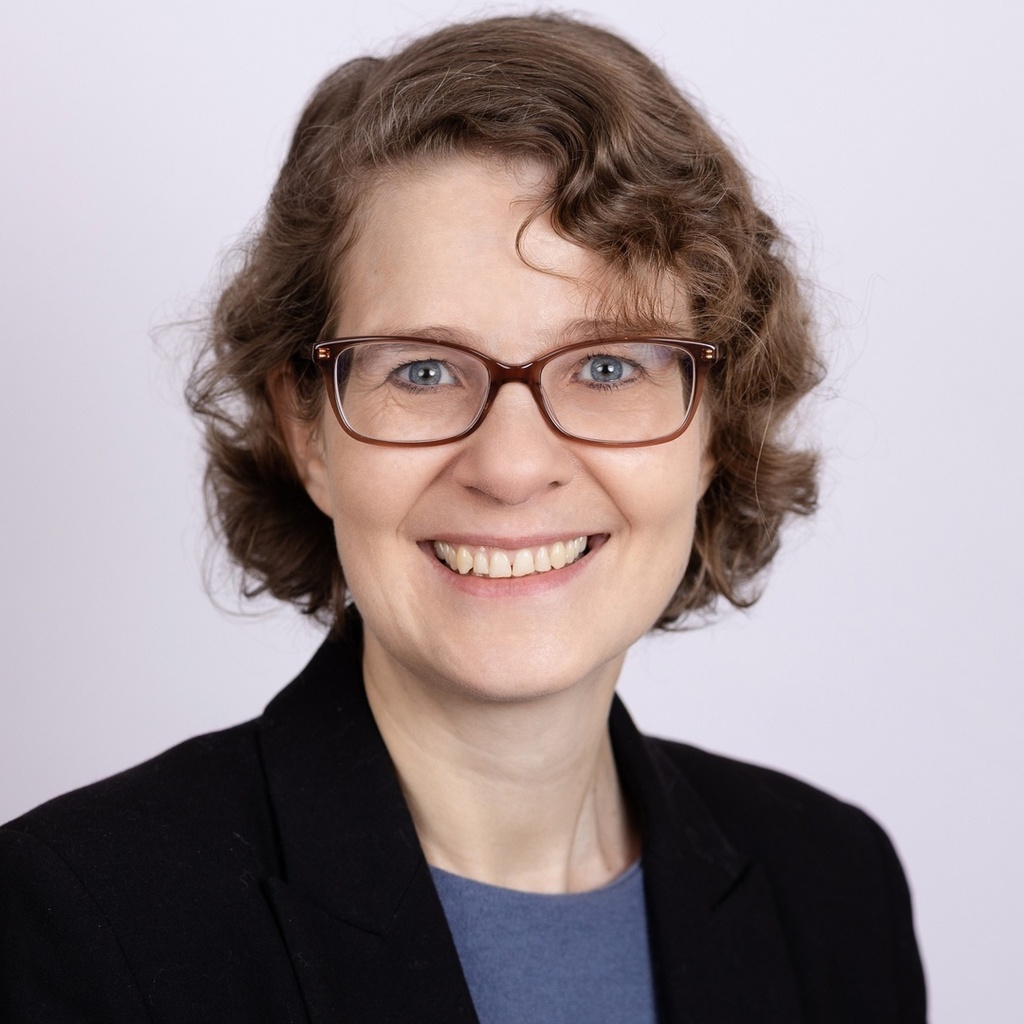 "Reimagining the Rural from Idyll to Hinterland: Exhausting Rural Childhoods” — keynote lecture by Esther Pereen, University of Amsterdam promotional image
