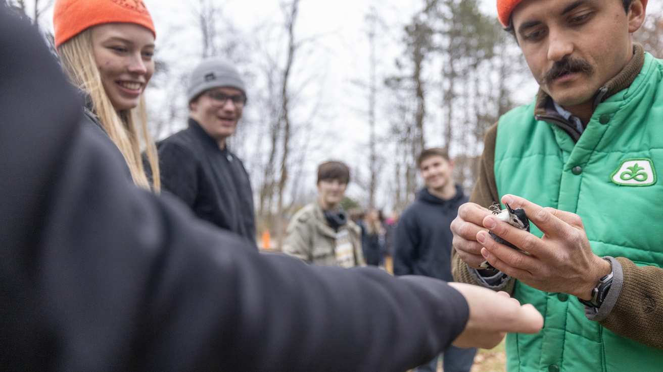 Iowa students bird banding at Lake MacBride Nature Center